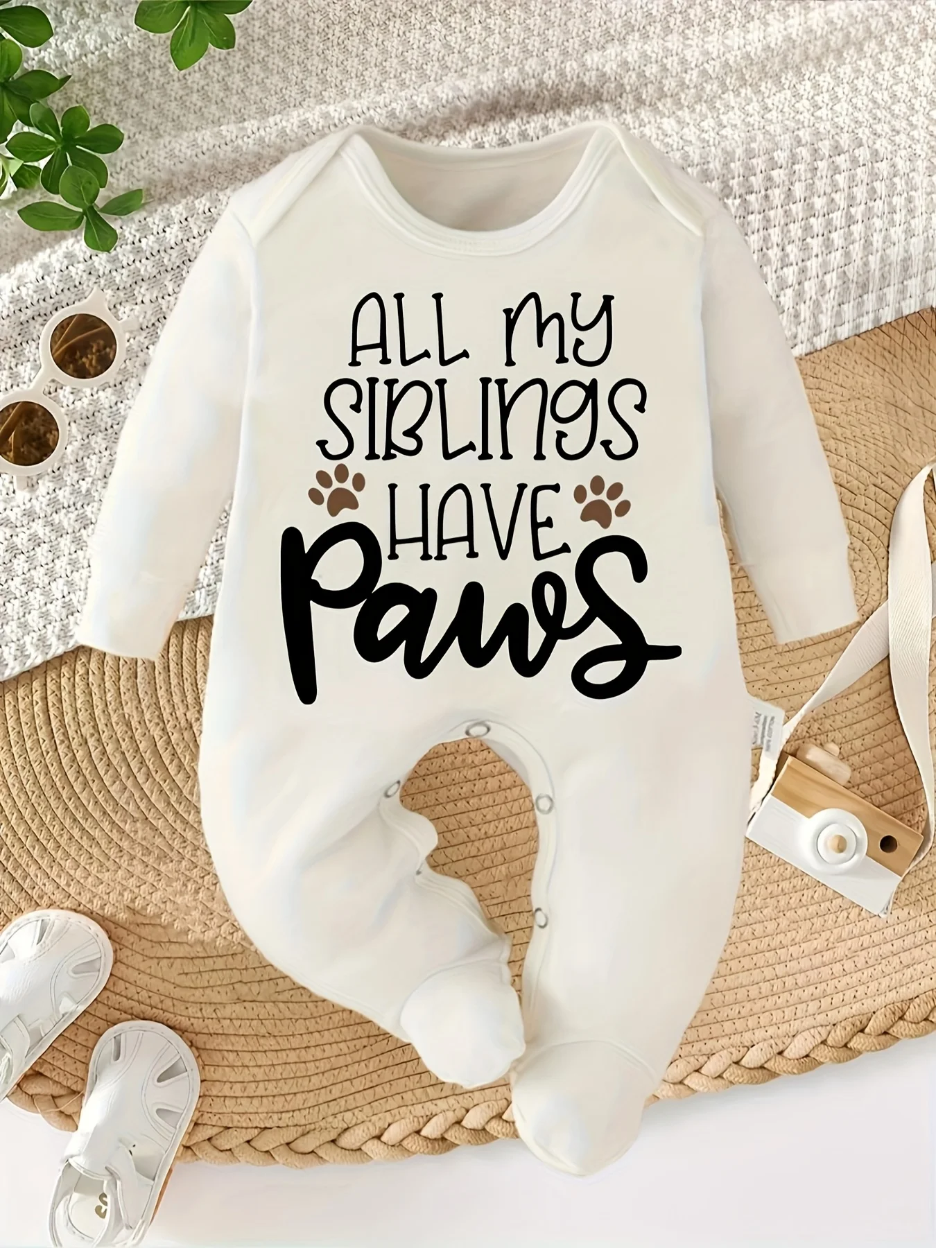Siblings Have Paws Letter Print Newborn Romper Footed Bodysuit for Babies Four Seasons Pregnancy Gift Perfect for Outdoor
Siblings Have Paws Letter Print Newborn Romper Footed Bodysuit for Babies Four Seasons Pregnancy Gift Perfect for Outdoor