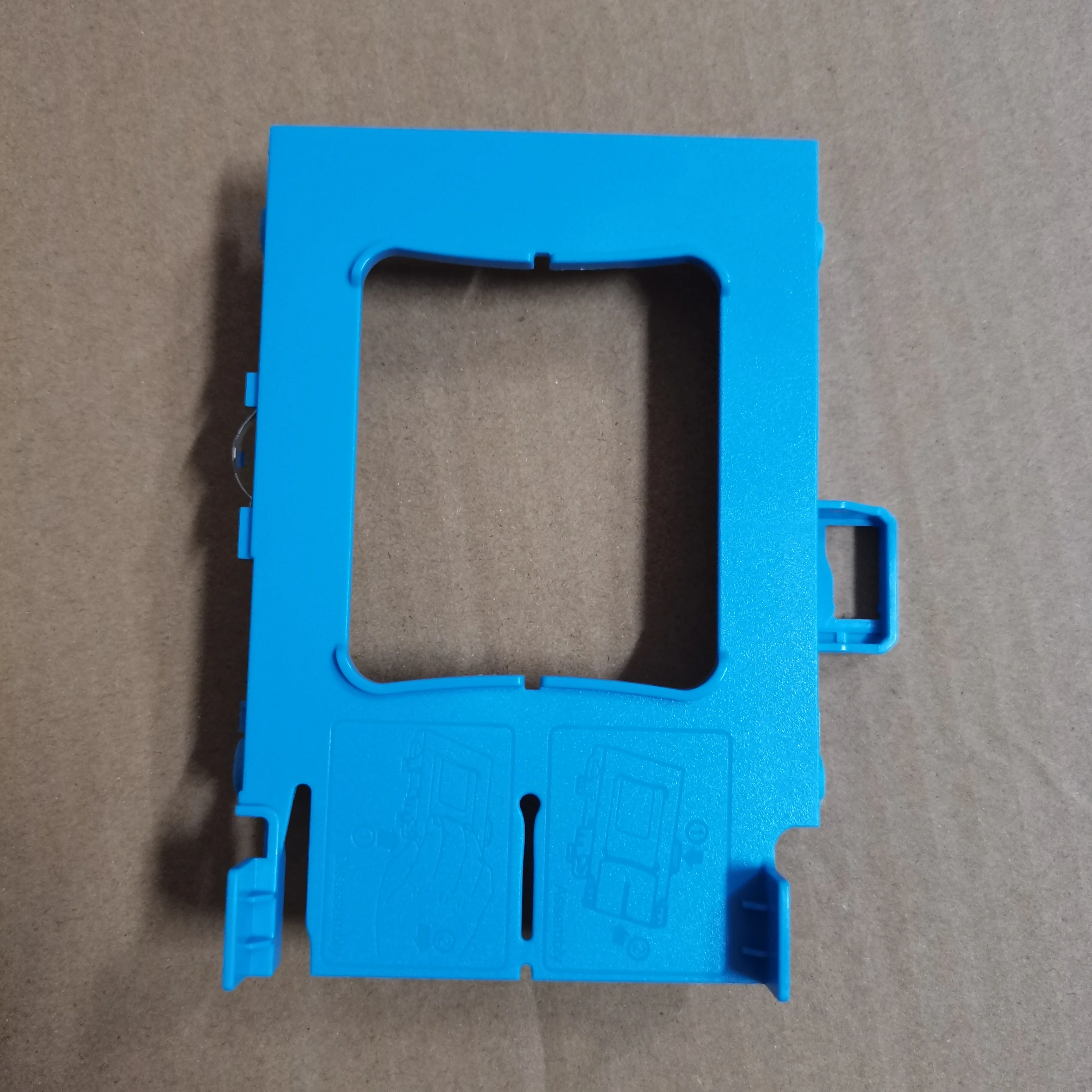 For Dell T3240 CFF Workstation Extension 2.5 Hard Drive Carrier RNXJT
For Dell T3240 CFF Workstation Extension 2.5 Hard Drive Carrier RNXJT