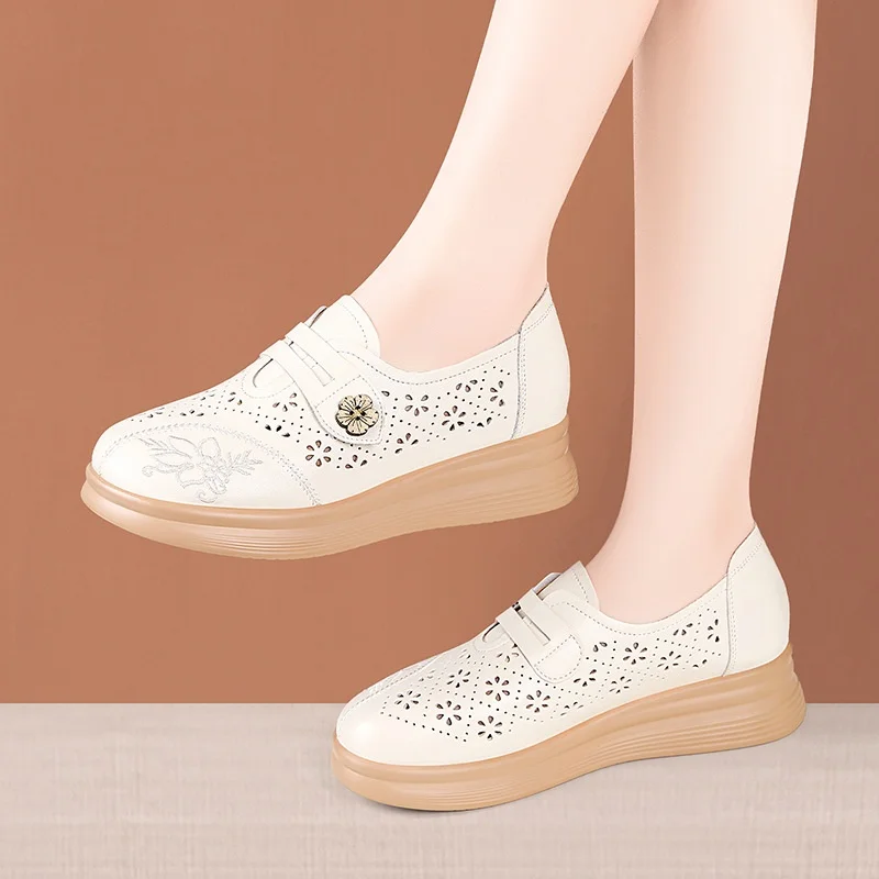 4.5cm All Match Comfortable Breathable Hollow Leather Shoes Women Flats Spring Summer 2026 Wedges Shoes Loafers for Mom Office
4.5cm All Match Comfortable Breathable Hollow Leather Shoes Women Flats Spring Summer 2026 Wedges Shoes Loafers for Mom Office