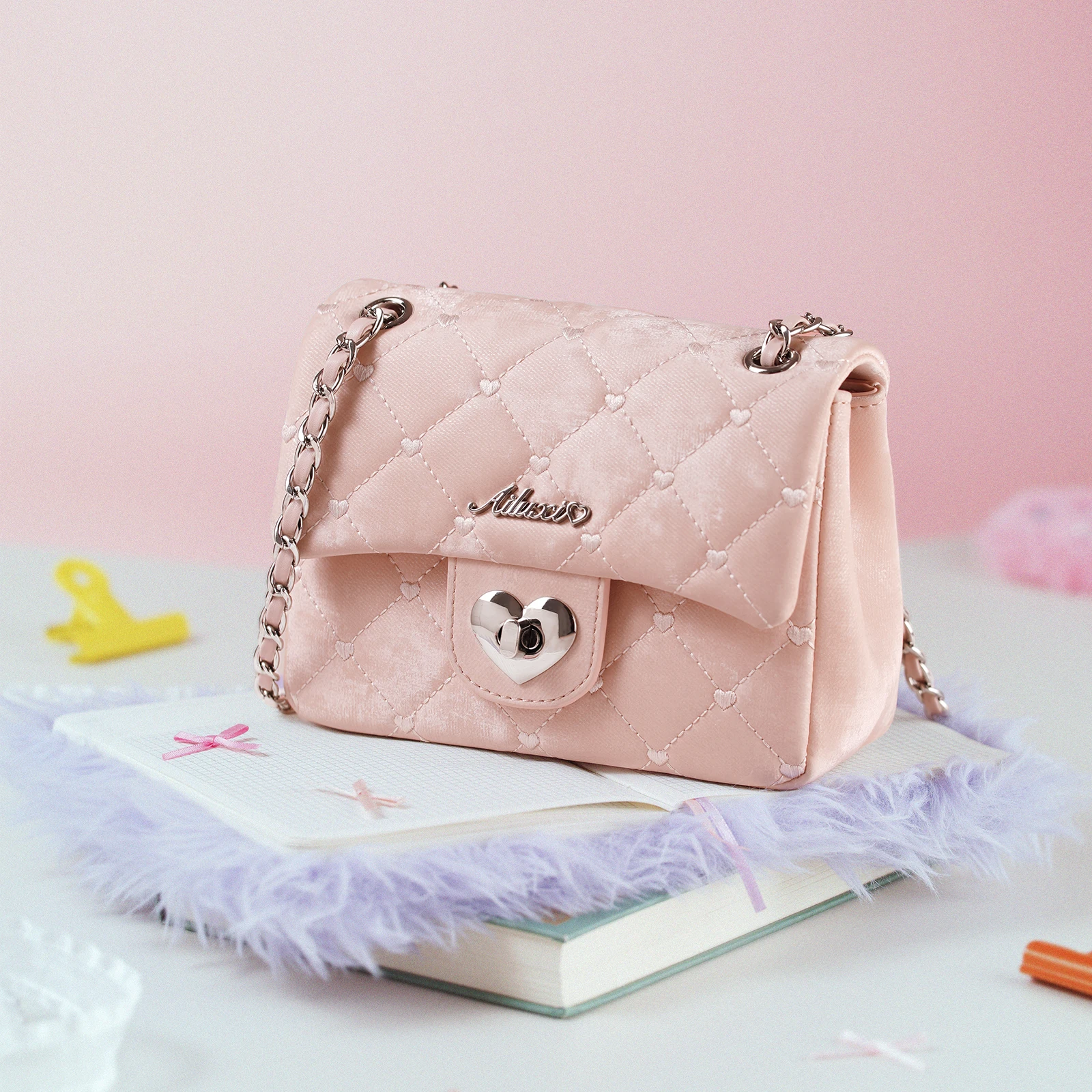 AILUXI Chain Bag for Women Original Designer Brand Mini Pink Square Bag Love Heart Shoulder Crossbody Bag for Cosmetics Storage
AILUXI Chain Bag for Women Original Designer Brand Mini Pink Square Bag Love Heart Shoulder Crossbody Bag for Cosmetics Storage