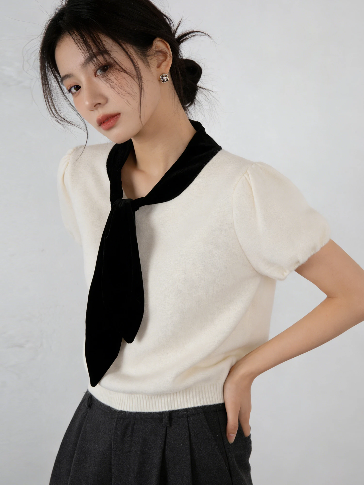 Detachable Bubble Sleeve Knitwear Women's Early Spring 2026 New Design Beautiful Top Color Block Sash Long Sleeve round Neck
Detachable Bubble Sleeve Knitwear Women's Early Spring 2026 New Design Beautiful Top Color Block Sash Long Sleeve round Neck