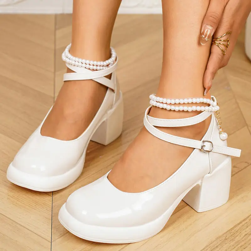 Туфли Мэри Джейн из лакированной кожи на толстом высоком каблуке, женские, весна-лето 2026, роскошные, с жемчужной цепочкой, в стиле Лолита, с ремешком на щиколотке
Туфли Мэри Джейн из лакированной кожи на толстом высоком каблуке, женские, весна-лето 2026, роскошные, с жемчужной цепочкой, в стиле Лолита, с ремешком на щиколотке