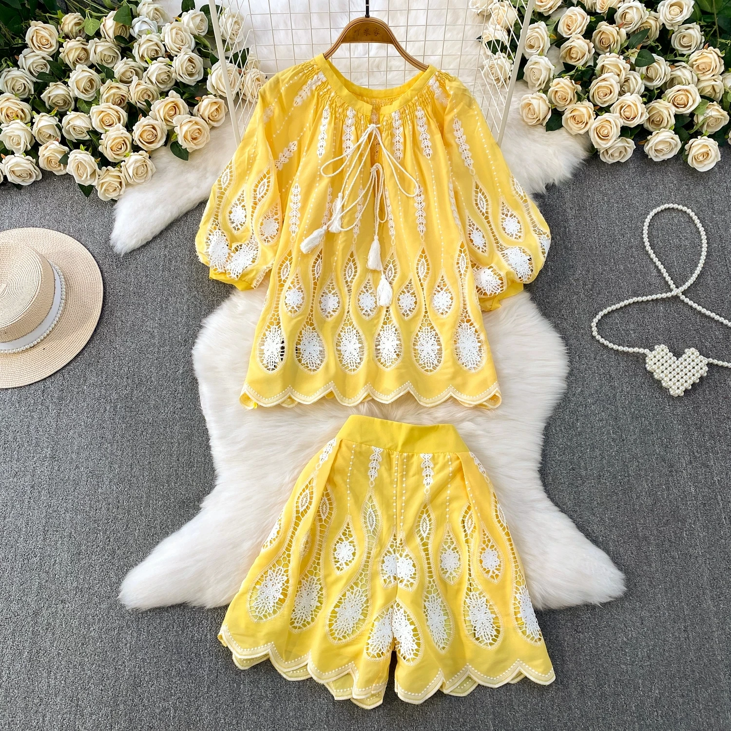 Women Lace Embroidery Two Piece Set Hollow Out Loose Blouses And Shorts Summer Holiday Vacation Outfits
Women Lace Embroidery Two Piece Set Hollow Out Loose Blouses And Shorts Summer Holiday Vacation Outfits