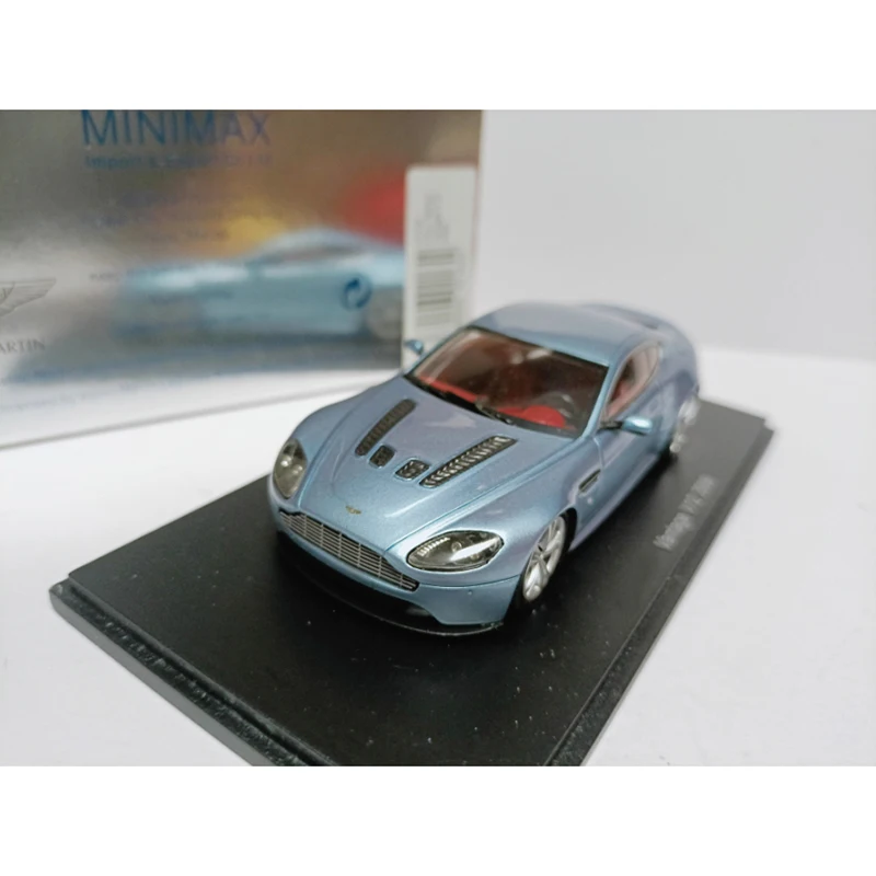 Spark литой под давлением масштаб 1:43 Vantage V12 2009, модель автомобиля из сплава, готовая коллекция имитаций, украшение для мальчика, подарок, игрушка, статический дисплей
Spark литой под давлением масштаб 1:43 Vantage V12 2009, модель автомобиля из сплава, готовая коллекция имитаций, украшение для мальчика, подарок, игрушка, статический дисплей