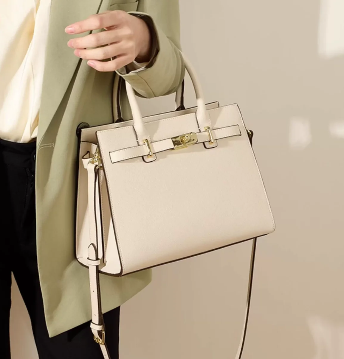 Women cow leather handbags casual brand high quanlity fashion bag customized women handbagsbag
Women cow leather handbags casual brand high quanlity fashion bag customized women handbagsbag