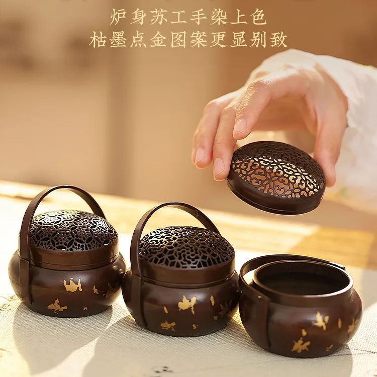 Antique Su Gong Copper Hand Stove, Gold-Dotted Pattern Hand Warmer, Portable Incense Burner for Zen Tea Room & Meditation
Antique Su Gong Copper Hand Stove, Gold-Dotted Pattern Hand Warmer, Portable Incense Burner for Zen Tea Room & Meditation
