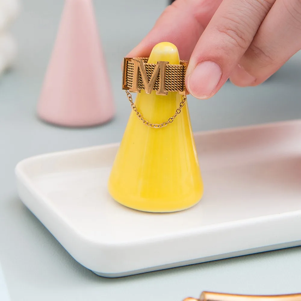Finger Shape Ceramic Stand For Rings Organizer Tray Ring Display Rack Ring Holder Jewelry Packaging Jewelry Display Stand
Finger Shape Ceramic Stand For Rings Organizer Tray Ring Display Rack Ring Holder Jewelry Packaging Jewelry Display Stand