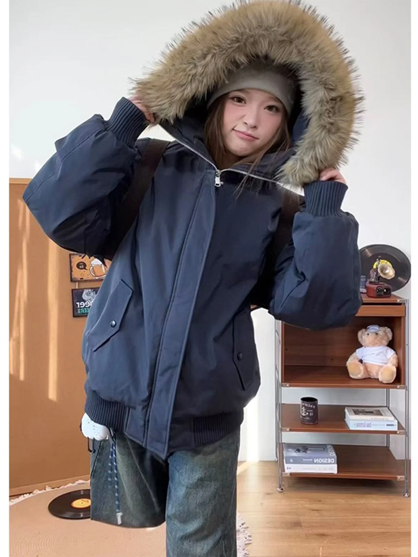 Теплая парка с большим меховым воротником и капюшоном, утепленная хлопковая куртка для мужчин и женщин на зиму, повседневная одежда стандартного кроя
Теплая парка с большим меховым воротником и капюшоном, утепленная хлопковая куртка для мужчин и женщин на зиму, повседневная одежда стандартного кроя