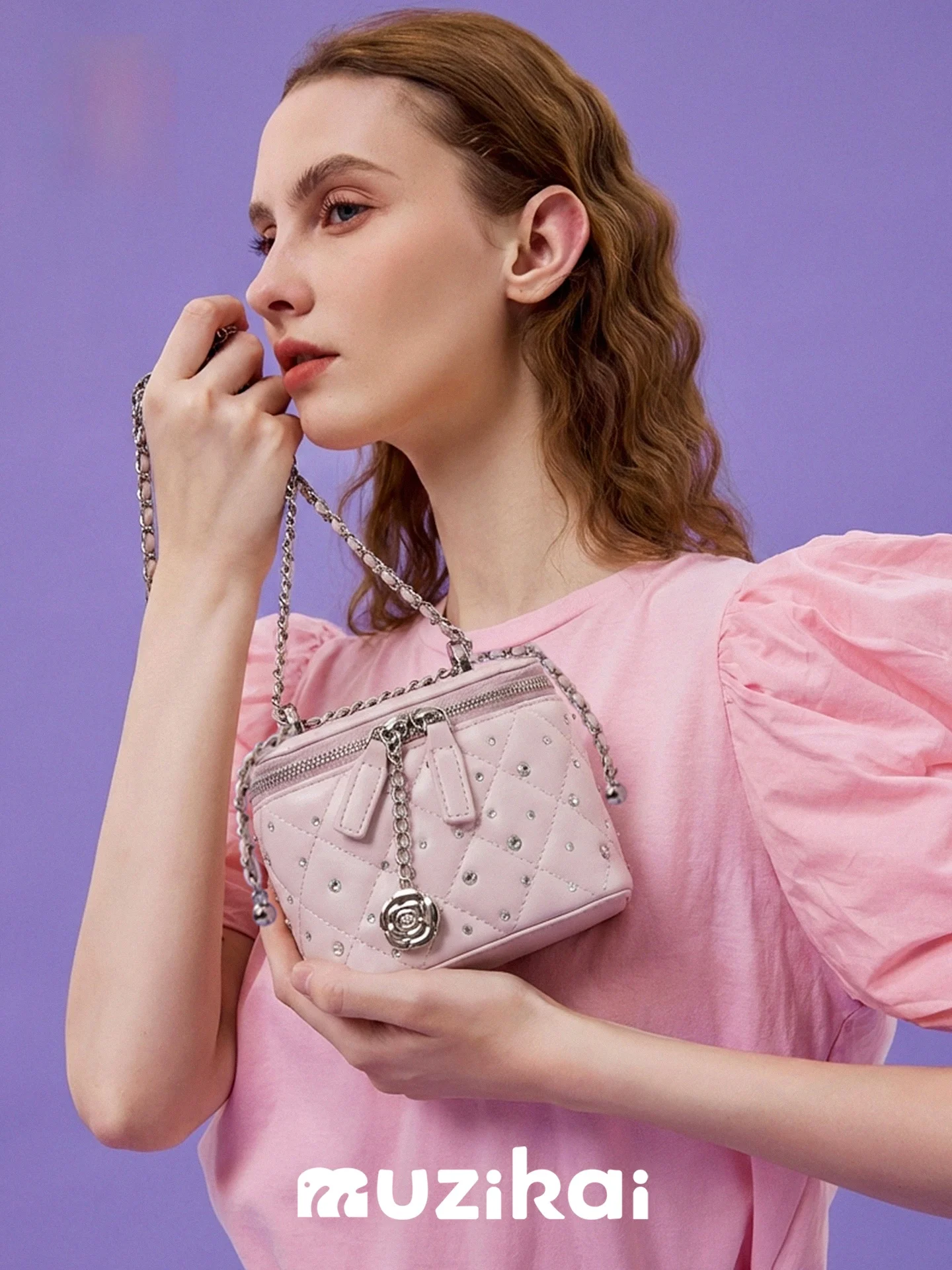 MuziKai Women's Crossbody Bag 2026 New Spring Summer Classic Diamond Light Luxury Feel Three-dimensional Square Box Bag
MuziKai Women's Crossbody Bag 2026 New Spring Summer Classic Diamond Light Luxury Feel Three-dimensional Square Box Bag