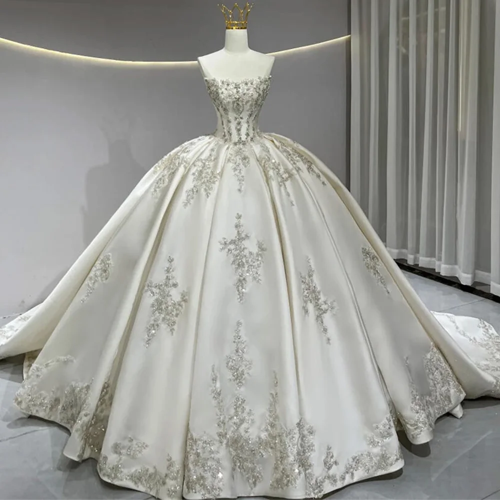 High Quality Satin A-Line Wedding Dress Modern Strapless Sleeveless Bridal Gowns Customized Beading Appliques Vestido De Novia
High Quality Satin A-Line Wedding Dress Modern Strapless Sleeveless Bridal Gowns Customized Beading Appliques Vestido De Novia