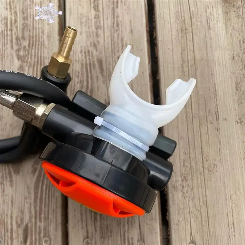 Elite Diver’S Respirator With Second Stage 126 Bite And Spare Regulator Mouthpiece
Elite Diver’S Respirator With Second Stage 126 Bite And Spare Regulator Mouthpiece