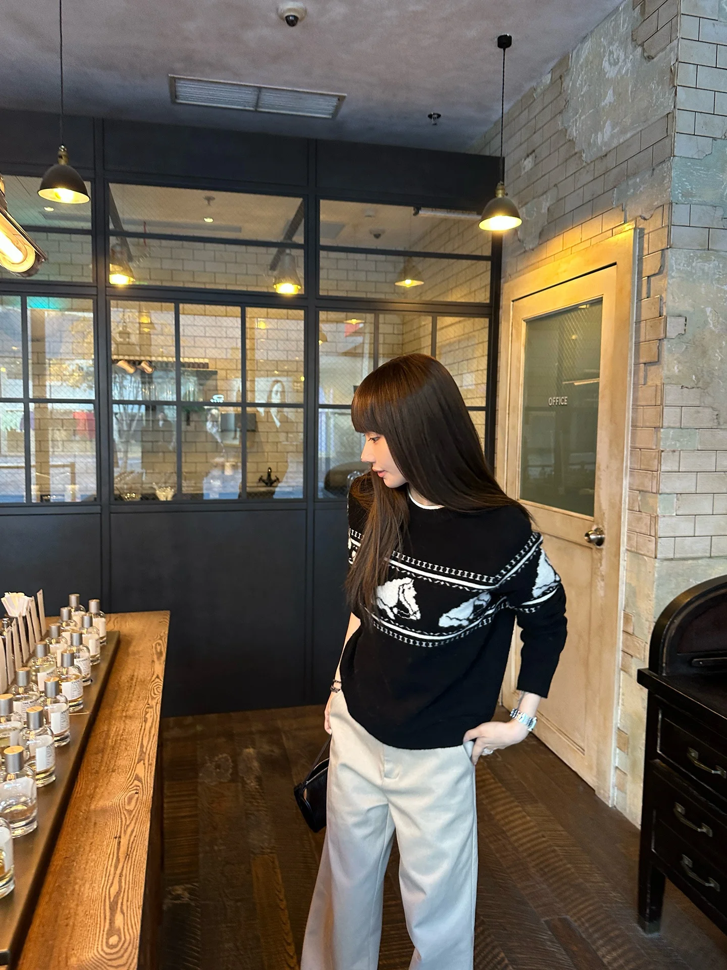 NOSEMADE 00% шерсть Bla Fair Isle вязаный свитер женский осенне-зимний винтажный свободный круглый теплый топ с кисточками
NOSEMADE 00% шерсть Bla Fair Isle вязаный свитер женский осенне-зимний винтажный свободный круглый теплый топ с кисточками