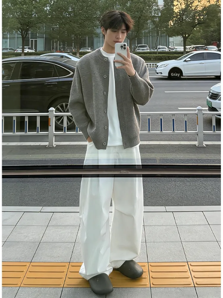 Белые мужские брюки из чистого хлопка свободного прямого кроя, повседневные широкие длинные брюки с дизайном «изогнутый нож», комфортные, с эффектом похудения
Белые мужские брюки из чистого хлопка свободного прямого кроя, повседневные широкие длинные брюки с дизайном «изогнутый нож», комфортные, с эффектом похудения