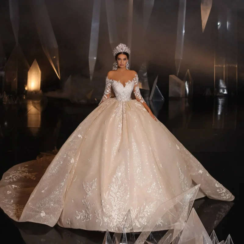 Luxury Champagne Off Shoulder Ball Gown Wedding Dress 2026 Elegant Lace Appliqué Bridal Gown Plus Size Vestido De Novia Custom
Luxury Champagne Off Shoulder Ball Gown Wedding Dress 2026 Elegant Lace Appliqué Bridal Gown Plus Size Vestido De Novia Custom