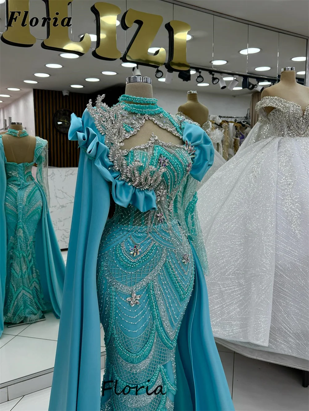 Blue Beading Prom Dresses Cape Long Sleeves Women Evening Dress Dubai Crystals Wedding Party Gowns Vestidos De Cóctel Customized
Blue Beading Prom Dresses Cape Long Sleeves Women Evening Dress Dubai Crystals Wedding Party Gowns Vestidos De Cóctel Customized