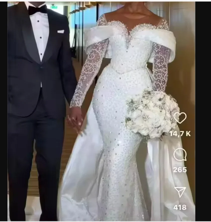 Luxurious New Mermaid Crystal Decal African Women's Sexy V-Neck Long Sleeved Dress With Detachable Skirt Bridal Gown Customized
Luxurious New Mermaid Crystal Decal African Women's Sexy V-Neck Long Sleeved Dress With Detachable Skirt Bridal Gown Customized