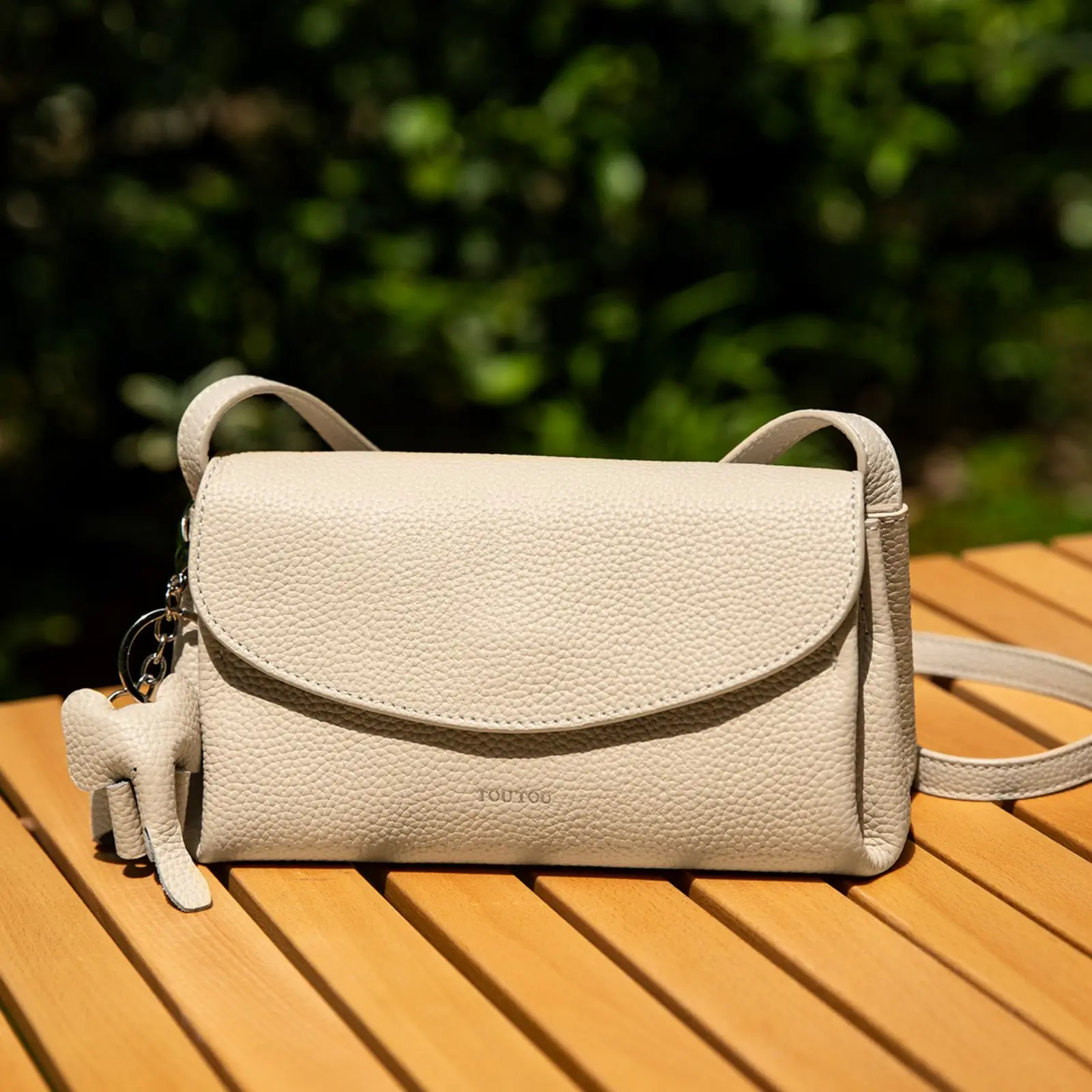 Женская сумка из натуральной кожи TOUTOU, роскошная дизайнерская сумка через плечо со слоном
Женская сумка из натуральной кожи TOUTOU, роскошная дизайнерская сумка через плечо со слоном
