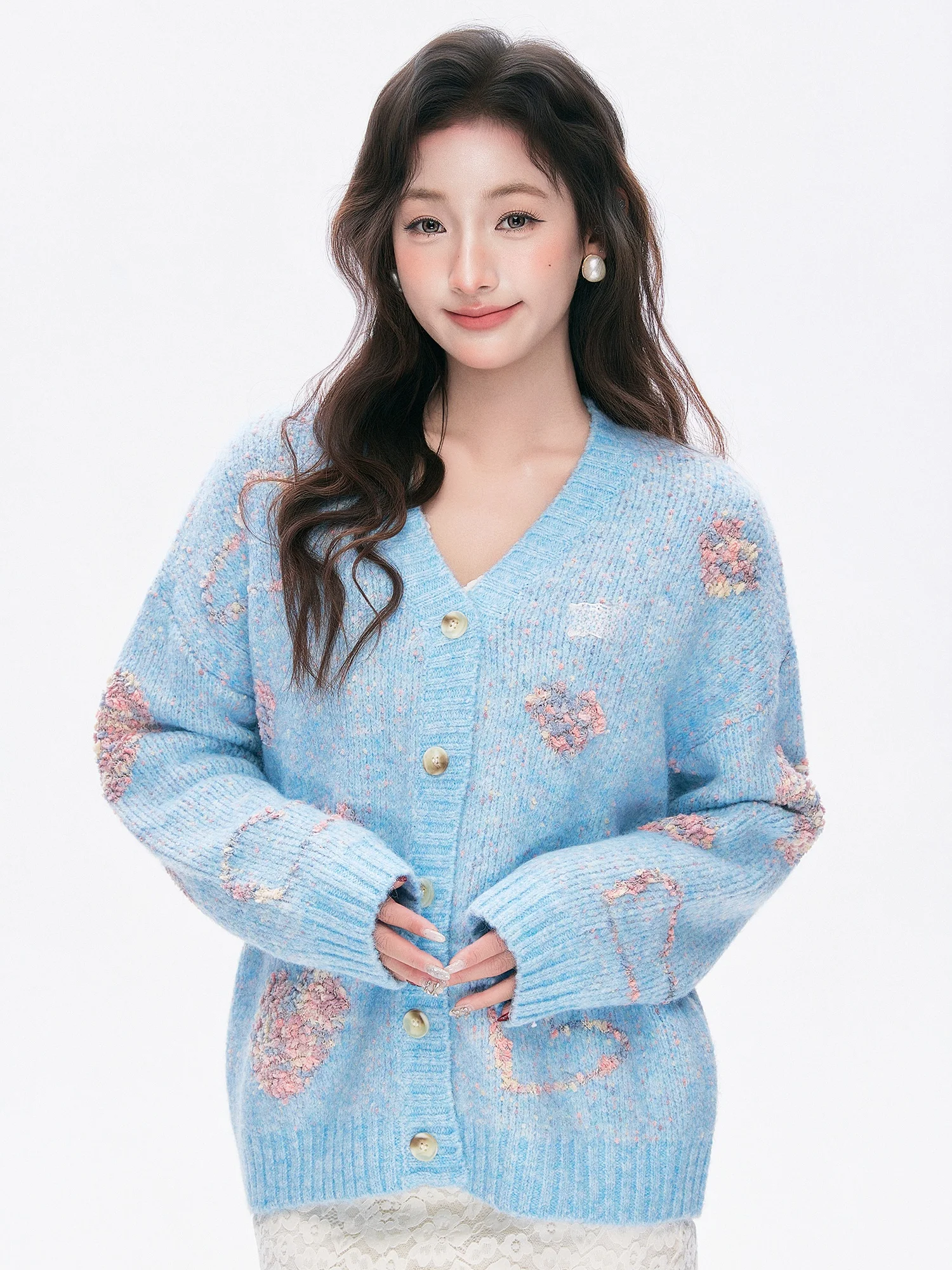 Синий вязаный кардиган, милый молодежный повседневный топ, женский осенне-зимний новый Sle IcyNude Store, длинное пальто с узором в виде сердца
Синий вязаный кардиган, милый молодежный повседневный топ, женский осенне-зимний новый Sle IcyNude Store, длинное пальто с узором в виде сердца