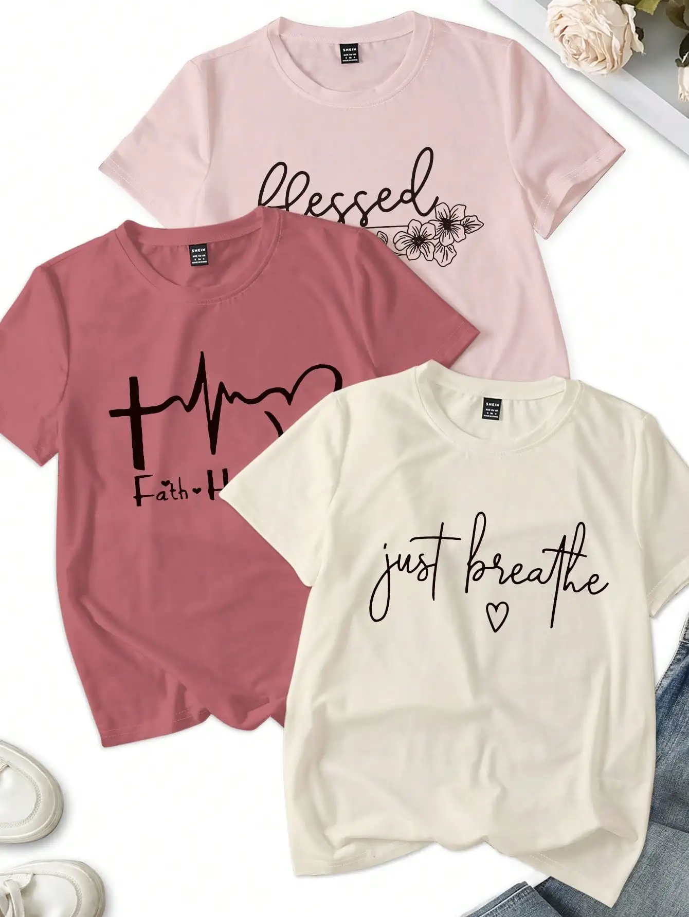 Набор из 3 женских футболок с коротким рукавом и вдохновляющим принтом, из мягкой хлопковой смеси, повседневные топы с круглым вырезом
Набор из 3 женских футболок с коротким рукавом и вдохновляющим принтом, из мягкой хлопковой смеси, повседневные топы с круглым вырезом