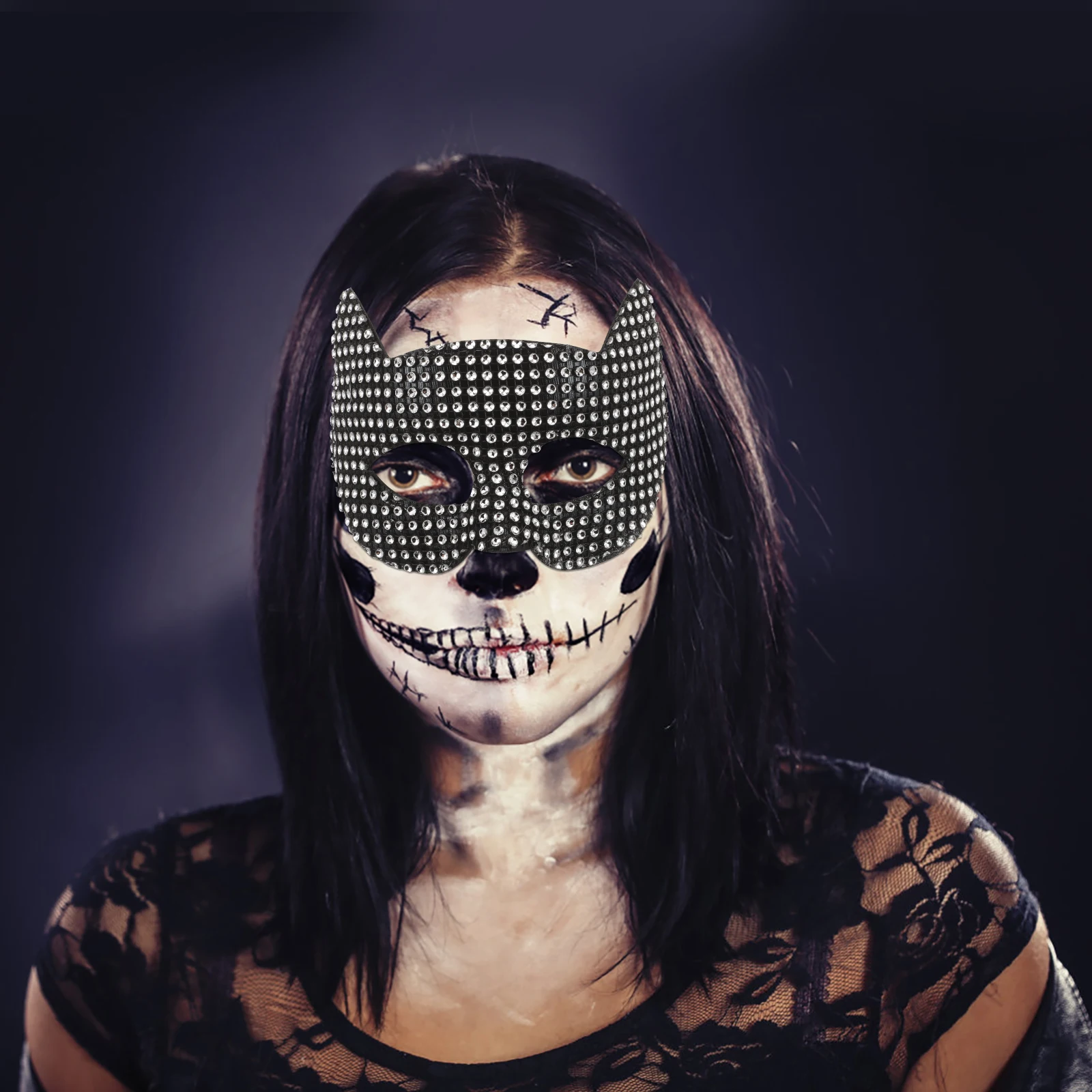 Rhinestone Half Face Mask For Halloween Carnival Party Cosplay Mysterious Cat Style Mask Adjustable
Rhinestone Half Face Mask For Halloween Carnival Party Cosplay Mysterious Cat Style Mask Adjustable