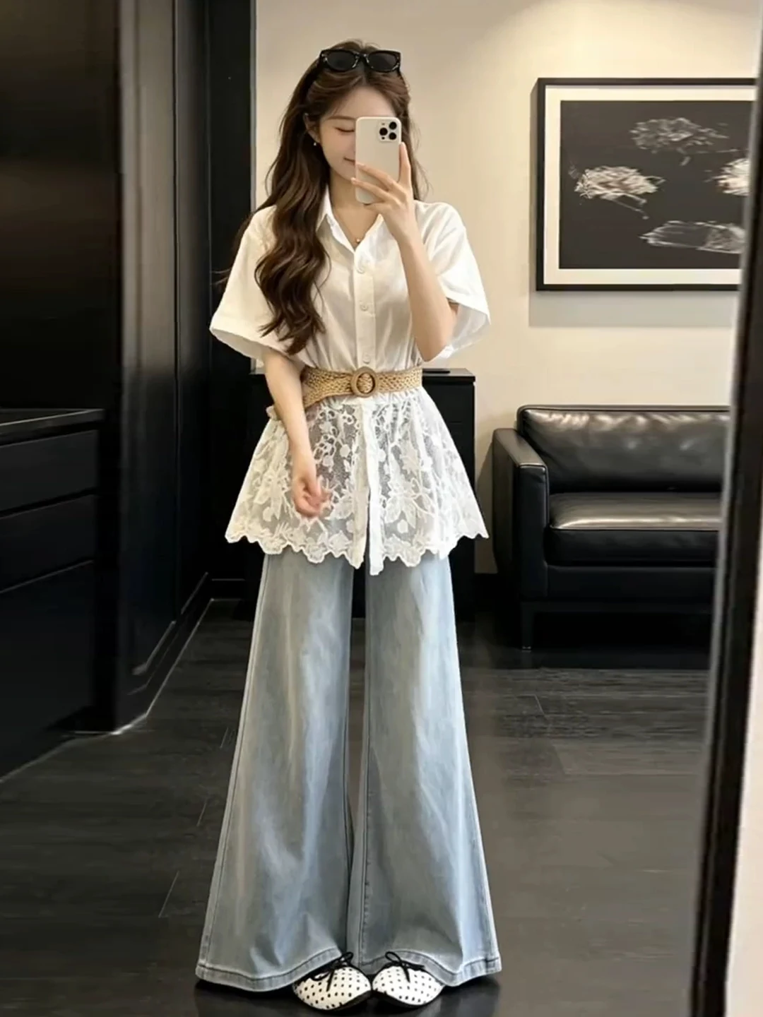 White Lace Short Sleeve Shirt Women's Summer New Style Unique Beautiful Waist-Cinching Top Korean Style Loose Fit Collar
White Lace Short Sleeve Shirt Women's Summer New Style Unique Beautiful Waist-Cinching Top Korean Style Loose Fit Collar