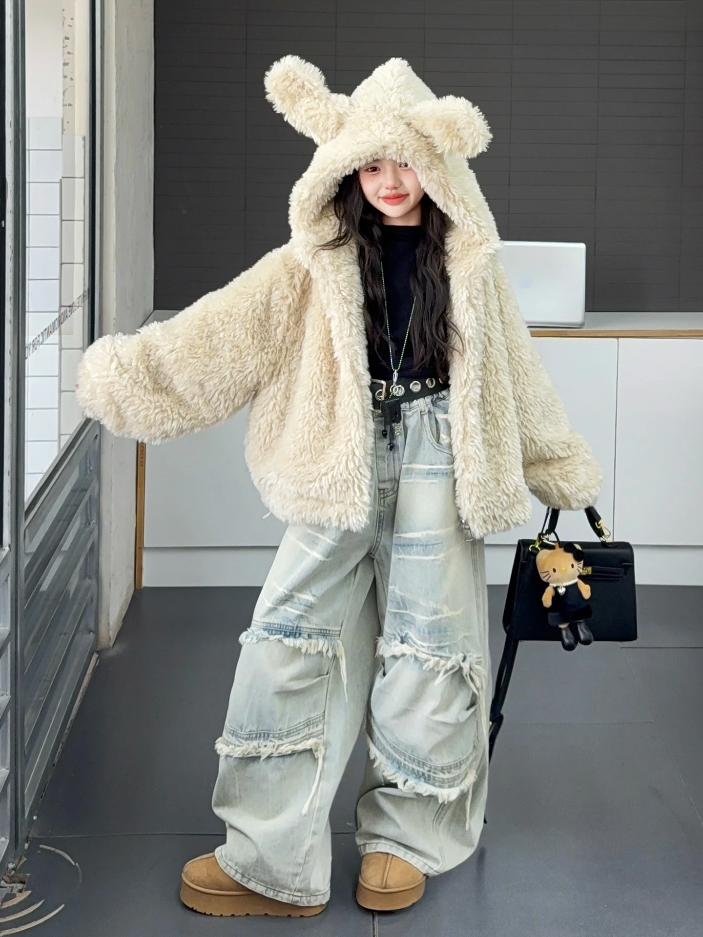 Thiened Winter Jaet for Girls Korean Sle Faionable Children's Clothing Autumn Winter Hooded Fur Sweatirt Kids Outfit
Thiened Winter Jaet for Girls Korean Sle Faionable Children's Clothing Autumn Winter Hooded Fur Sweatirt Kids Outfit