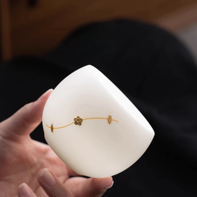 jade porcelain master cup teacup household ceramic single cup special tea tasting cup for personal tea drinking high-end tea set
jade porcelain master cup teacup household ceramic single cup special tea tasting cup for personal tea drinking high-end tea set