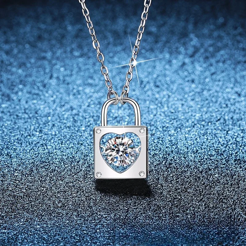 S925 Sterling Silver Heart Lock Pendant Necklace with Moving Moissanite Minimalist Luxury Unique Jewelry for Women
S925 Sterling Silver Heart Lock Pendant Necklace with Moving Moissanite Minimalist Luxury Unique Jewelry for Women