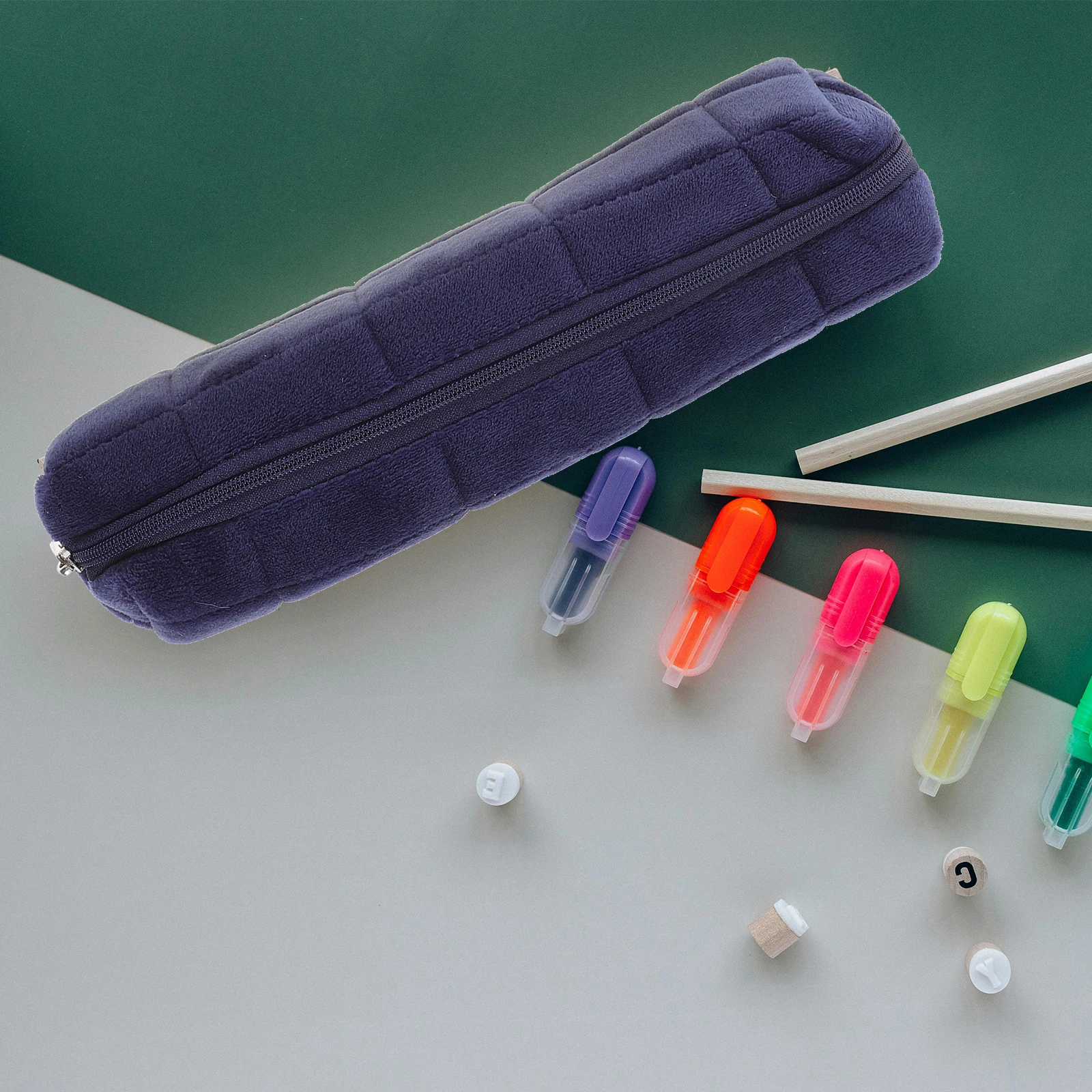 3 Pcs Large Capacity Cute Student Supplies Stationery Box Pen Bag Zipper Nylon Pencil Case Lightweight Portable Travel Study
3 Pcs Large Capacity Cute Student Supplies Stationery Box Pen Bag Zipper Nylon Pencil Case Lightweight Portable Travel Study
