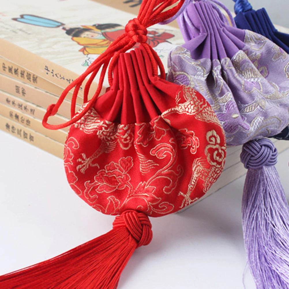 Portable Sachet Bag Chinlon Material Decorative Pouch Storing Dried Flowers Wormwood Chinese Style Noble Festival
Portable Sachet Bag Chinlon Material Decorative Pouch Storing Dried Flowers Wormwood Chinese Style Noble Festival