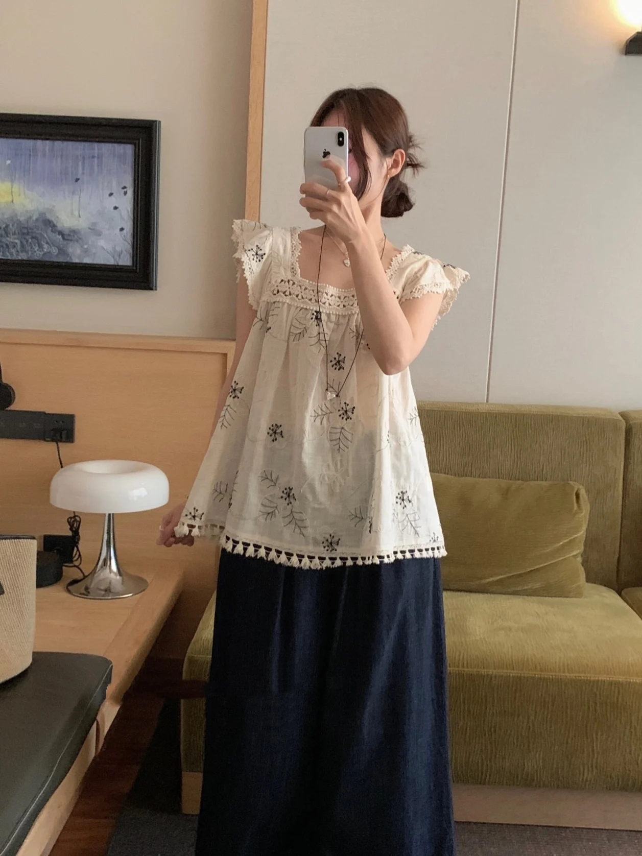 Sweet Casual Floral Top with Hollow out Hook Embellishment And Tassel Loose Fit Pants Set for Women Spring Summer Fashion
Sweet Casual Floral Top with Hollow out Hook Embellishment And Tassel Loose Fit Pants Set for Women Spring Summer Fashion