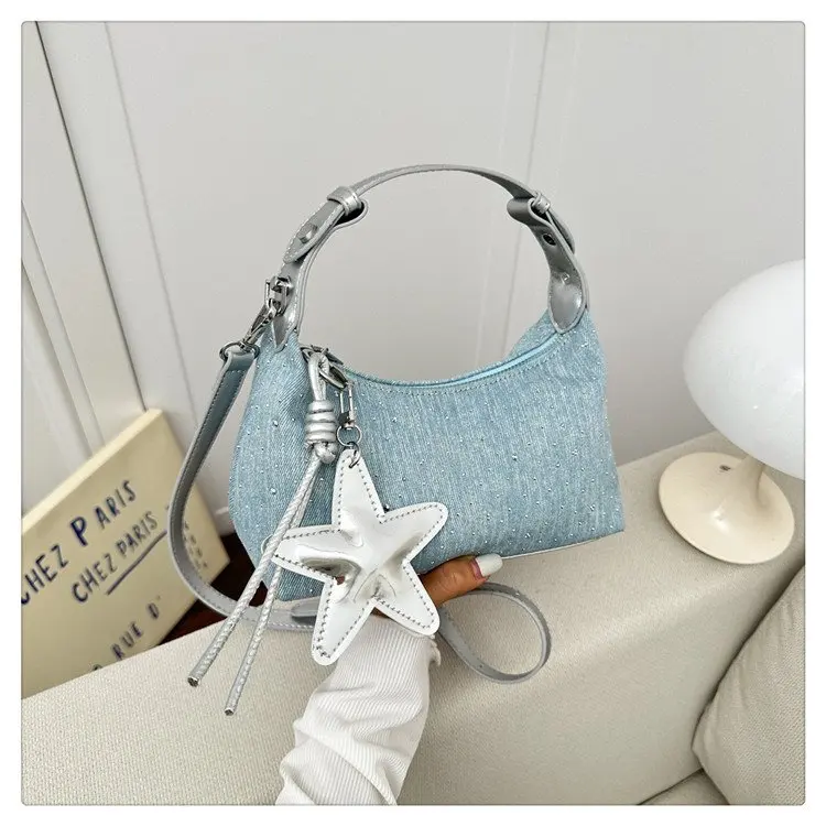 Chic Ladies Mini Woven Bag White Elegant Crossbody Purse Adjustable Shoulder Strap Casual Daily Top Handle Handbag
Chic Ladies Mini Woven Bag White Elegant Crossbody Purse Adjustable Shoulder Strap Casual Daily Top Handle Handbag