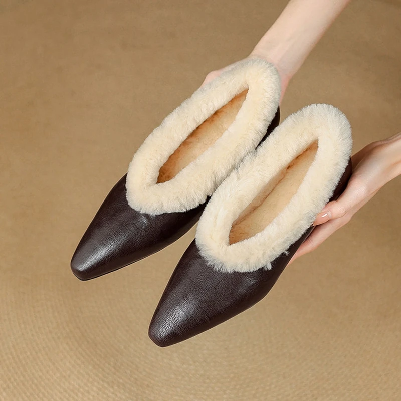 NEW Winter Women Pumps Genuine Leather Shoes for Women Pointed Toe Low Heel Comfort Shoes Slip-on Shallow Warm Wool Daily Shoes
NEW Winter Women Pumps Genuine Leather Shoes for Women Pointed Toe Low Heel Comfort Shoes Slip-on Shallow Warm Wool Daily Shoes