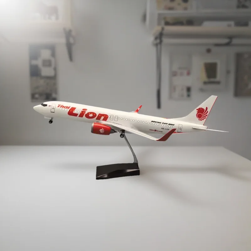 47cm Diecast Airplane Model B737 Thai Lion Airways Resin 1:85 Scale Model Planes With Wooden Base Collection Gift Or Decoration
47cm Diecast Airplane Model B737 Thai Lion Airways Resin 1:85 Scale Model Planes With Wooden Base Collection Gift Or Decoration