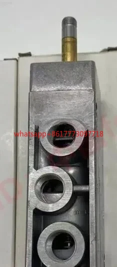 Original JH-5-1/8 8823 JH-5-1/4 10408 Pneumatic Valve
Original JH-5-1/8 8823 JH-5-1/4 10408 Pneumatic Valve