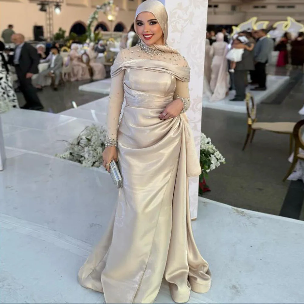 Блестящие креповые вечерние платья в хиджабе по индивидуальному заказу, 2025 г., драпированное мусульманское вечернее платье с кристаллами, длинное вечернее платье Абие
Блестящие креповые вечерние платья в хиджабе по индивидуальному заказу, 2025 г., драпированное мусульманское вечернее платье с кристаллами, длинное вечернее платье Абие