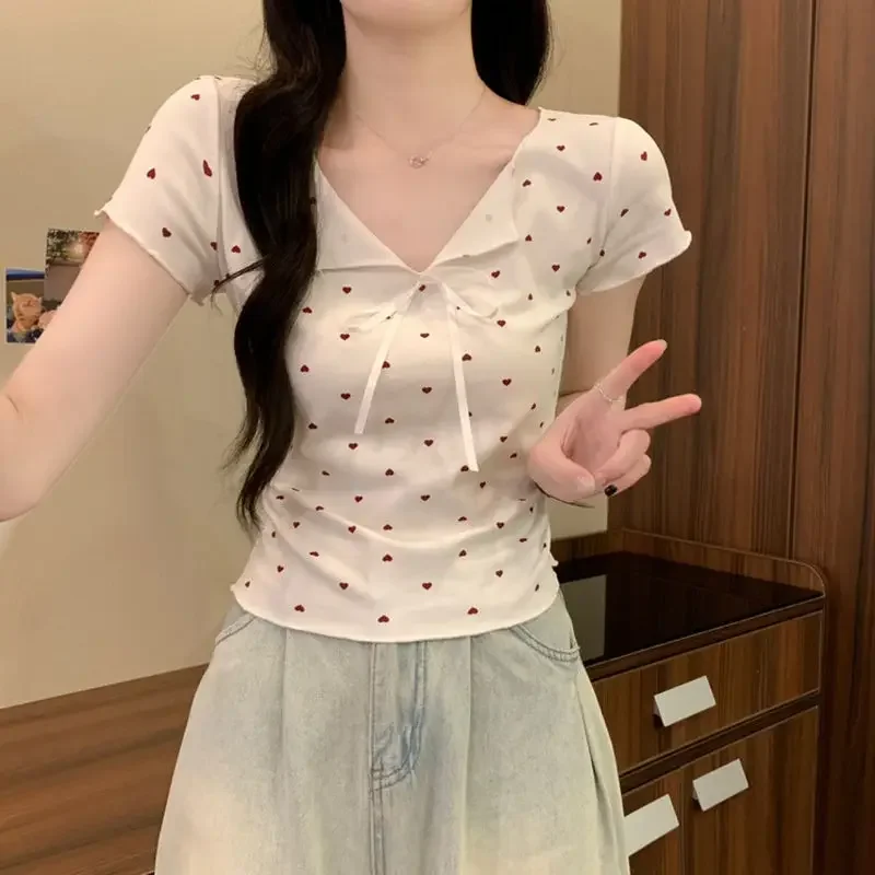 2026 Summer New Peach Blossom Polka Dot Short Sleeved Top Women's Unique Outfit Waist Cinching T-shirt
2026 Summer New Peach Blossom Polka Dot Short Sleeved Top Women's Unique Outfit Waist Cinching T-shirt