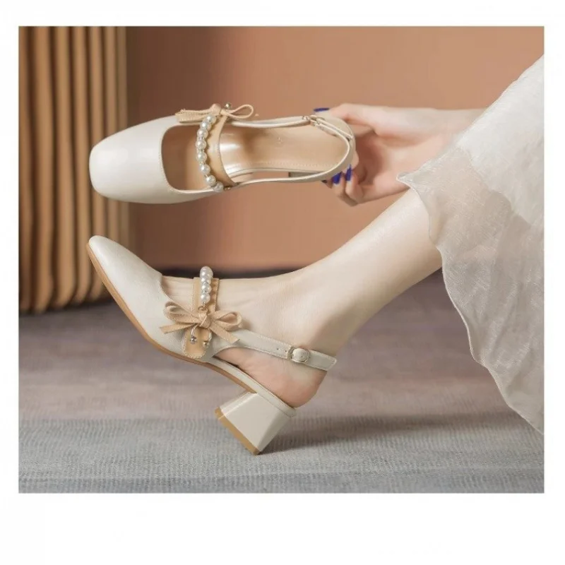 Vintage Pearl Bow Mary Jane Pumps Women 2026 Chunky Heel Open Back Sandals Soft Leather Elegant Bridal Party Shoes
Vintage Pearl Bow Mary Jane Pumps Women 2026 Chunky Heel Open Back Sandals Soft Leather Elegant Bridal Party Shoes