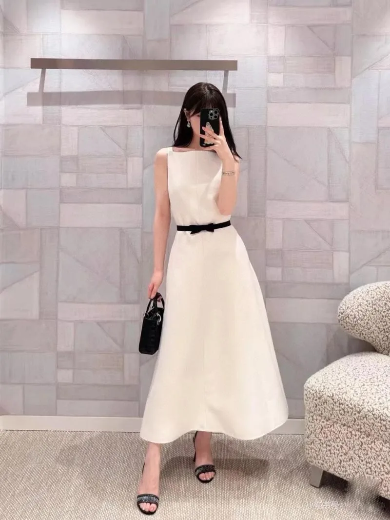 2024 Summer Women's Dress Fashionable and Exquisite French Elegant Banquet Dress Bow Elastic Belt Women's Strap Long Dress
2024 Summer Women's Dress Fashionable and Exquisite French Elegant Banquet Dress Bow Elastic Belt Women's Strap Long Dress