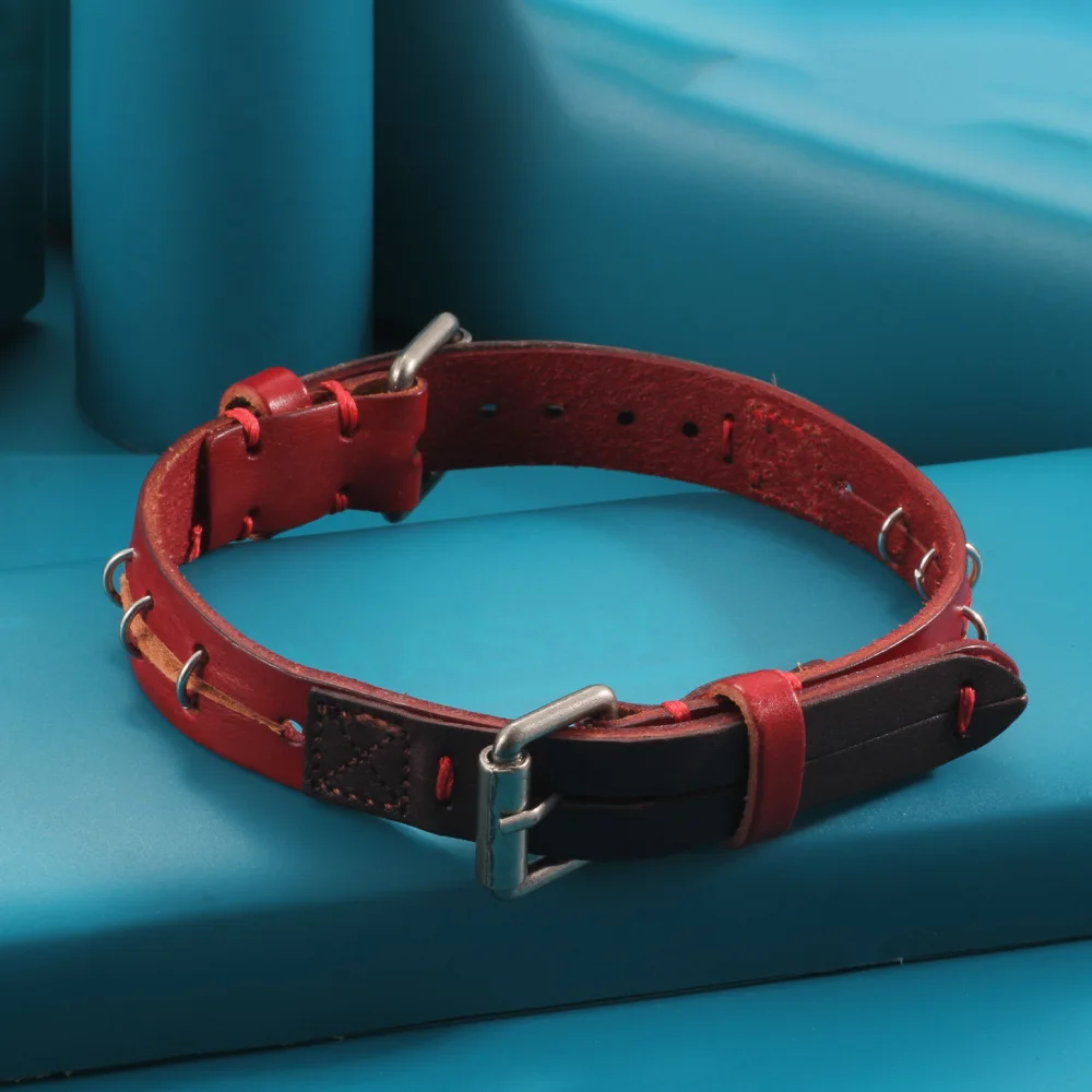 This handcrafted bracelet features a rough and aged design. It's a fashionable and niche leather collar for women
This handcrafted bracelet features a rough and aged design. It's a fashionable and niche leather collar for women