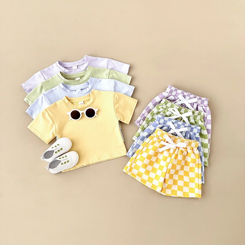 Children's Casual Summer Outfit Baby Checkered Pants Two-Piece Set Solid ColorTT-shirts and clothing are selling well
Children's Casual Summer Outfit Baby Checkered Pants Two-Piece Set Solid ColorTT-shirts and clothing are selling well