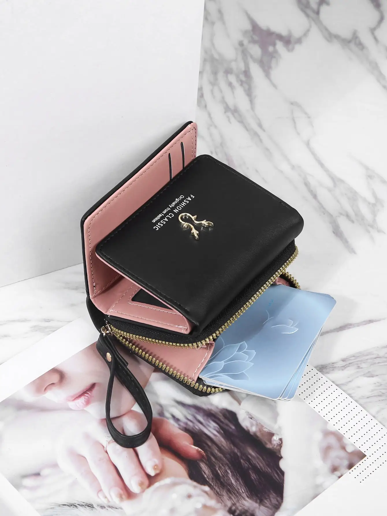 3-Fold Stylish & Portable Flip-Cover Multi-Compartment Chain Wallet For Women Wallet Purse Wallet Small Wallet
3-Fold Stylish & Portable Flip-Cover Multi-Compartment Chain Wallet For Women Wallet Purse Wallet Small Wallet