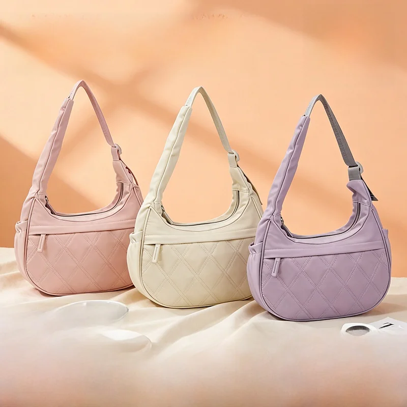 Women High-Quality Single Shoulder Bag Casual Versatile Shoulder Bag Diamond Grid Portable Handbag for Daily Use
Women High-Quality Single Shoulder Bag Casual Versatile Shoulder Bag Diamond Grid Portable Handbag for Daily Use