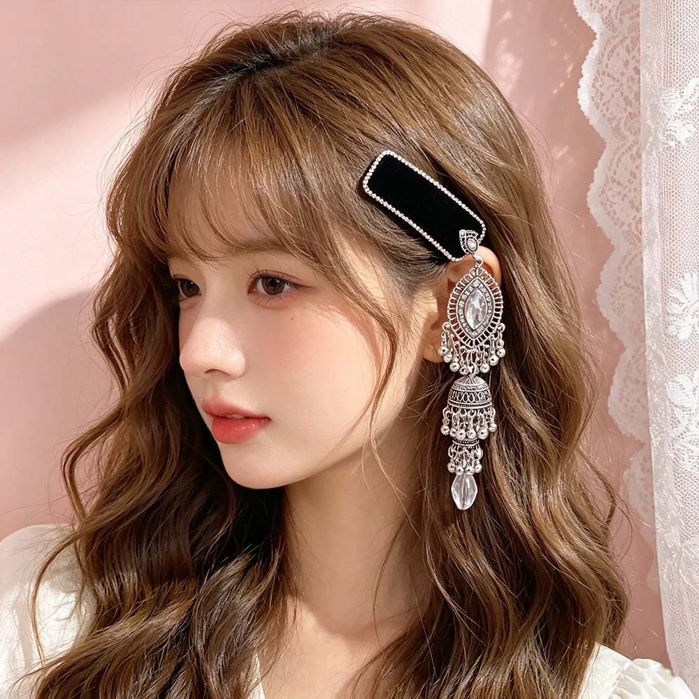 Chinese Style Flocking Rhinestones Chain Bell Pendant Hairpin Crystal Pendant Long Chains Retro Fringe Magnificent Hair Clips
Chinese Style Flocking Rhinestones Chain Bell Pendant Hairpin Crystal Pendant Long Chains Retro Fringe Magnificent Hair Clips