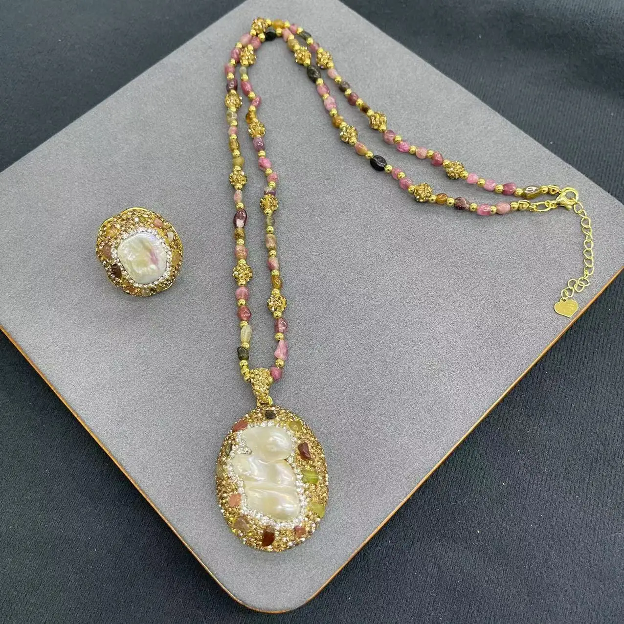 DIY accessories Natural Baroque pearl inlaid with natural colored treasure tourmaline sweater chain Medieval jewelry live supply
DIY accessories Natural Baroque pearl inlaid with natural colored treasure tourmaline sweater chain Medieval jewelry live supply