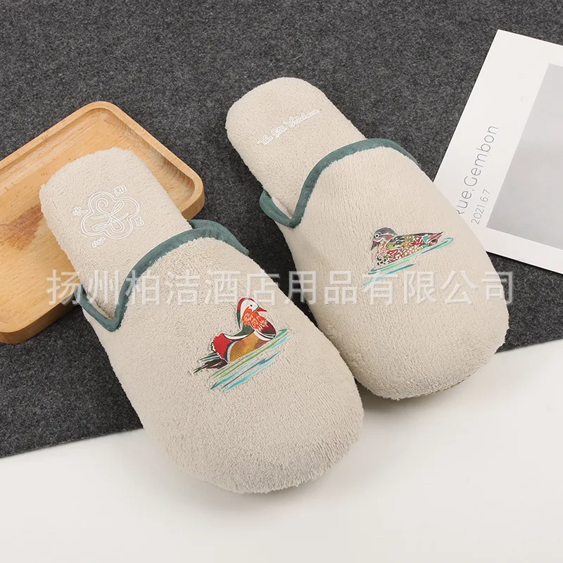 Custom. Supply Beige Embroidered Coral Fleece Slippers Non-Slip Leather Sole Home Slippers High-End Hotel Beauty Salon Slippers
Custom. Supply Beige Embroidered Coral Fleece Slippers Non-Slip Leather Sole Home Slippers High-End Hotel Beauty Salon Slippers