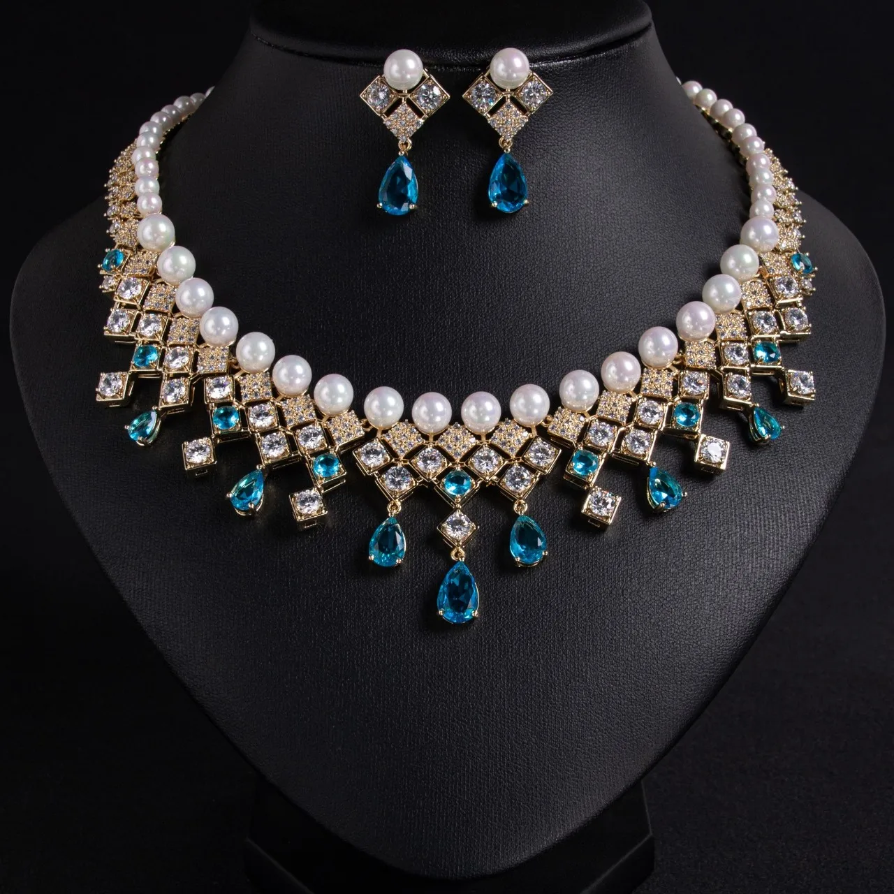New Pearl Zirconia Drops Luxury Necklace Earrings Ladies Jewellery Set Necklace Earrings Party Wedding Gift Accessories M-306
New Pearl Zirconia Drops Luxury Necklace Earrings Ladies Jewellery Set Necklace Earrings Party Wedding Gift Accessories M-306