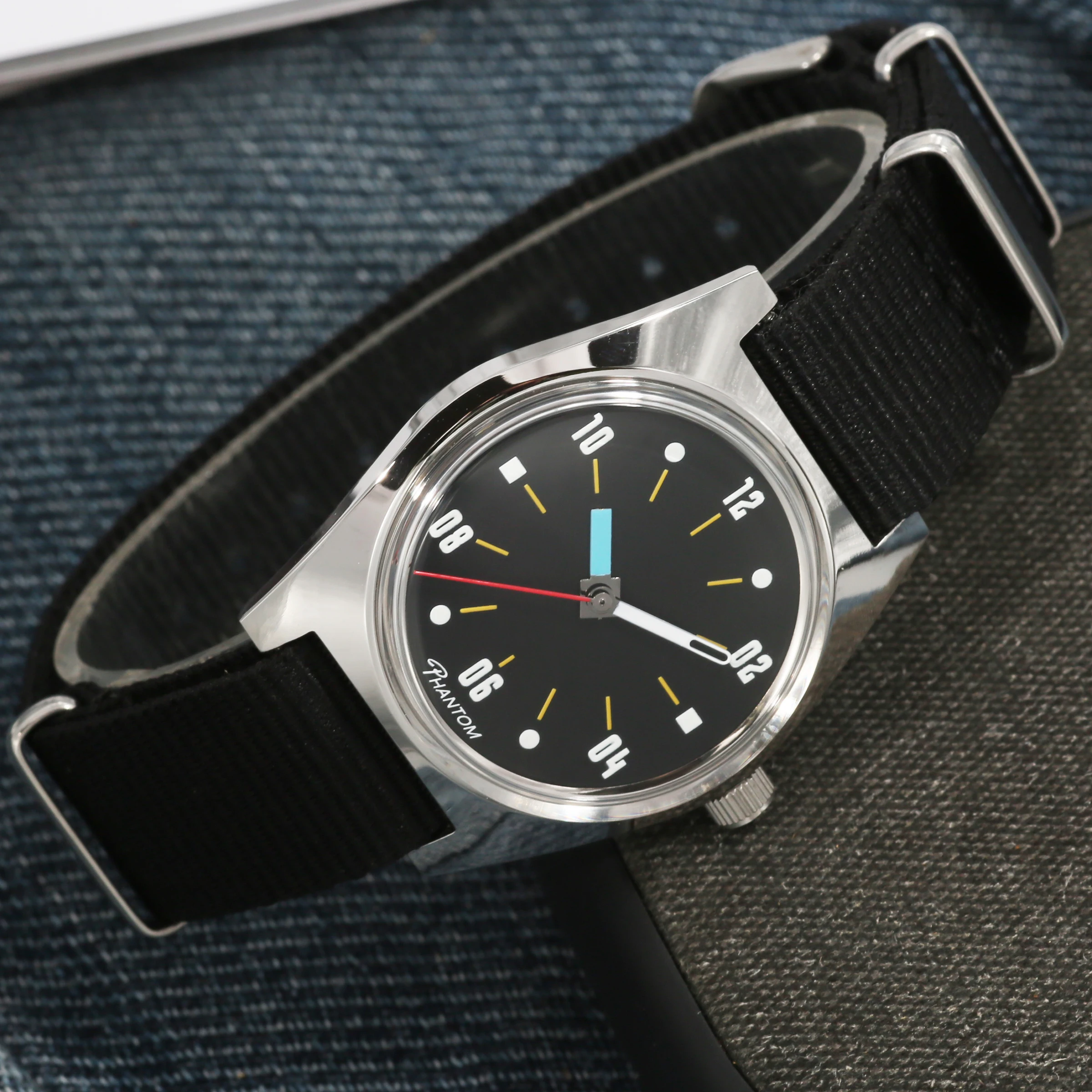 Мужские механические часы PHANTOM 7120 с ручным заводом – водонепроницаемые наручные часы из нержавеющей стали в стиле минимализм Bauhaus, оптом
Мужские механические часы PHANTOM 7120 с ручным заводом – водонепроницаемые наручные часы из нержавеющей стали в стиле минимализм Bauhaus, оптом