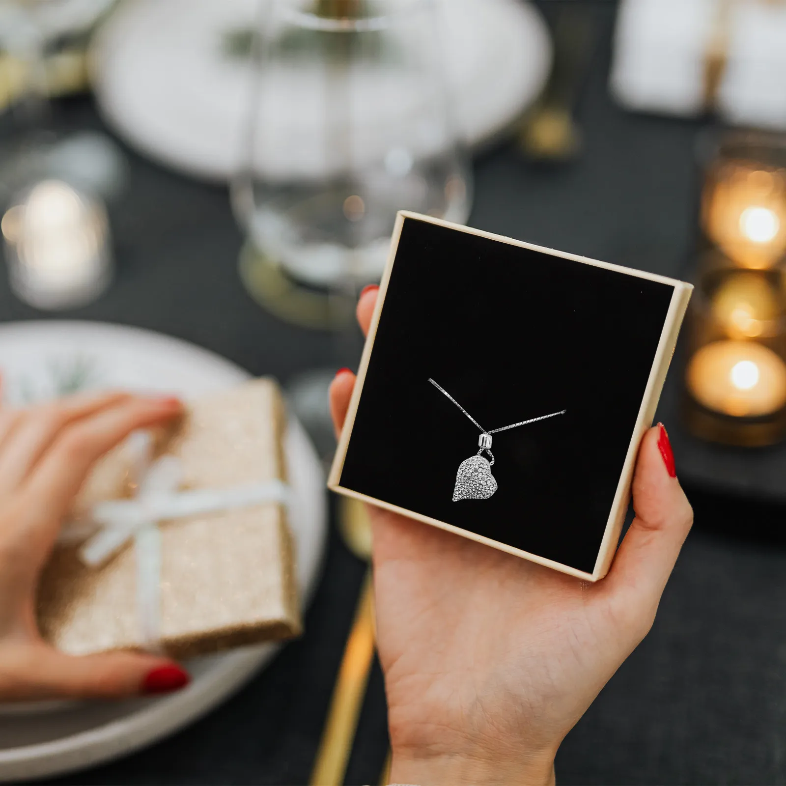 5 Sheets Adhesive Felt Sheets for Jewelry Box Lining Self Stick Gift Box Liner Bright Non Odor Cabinet Drawer Organizer Pad
5 Sheets Adhesive Felt Sheets for Jewelry Box Lining Self Stick Gift Box Liner Bright Non Odor Cabinet Drawer Organizer Pad