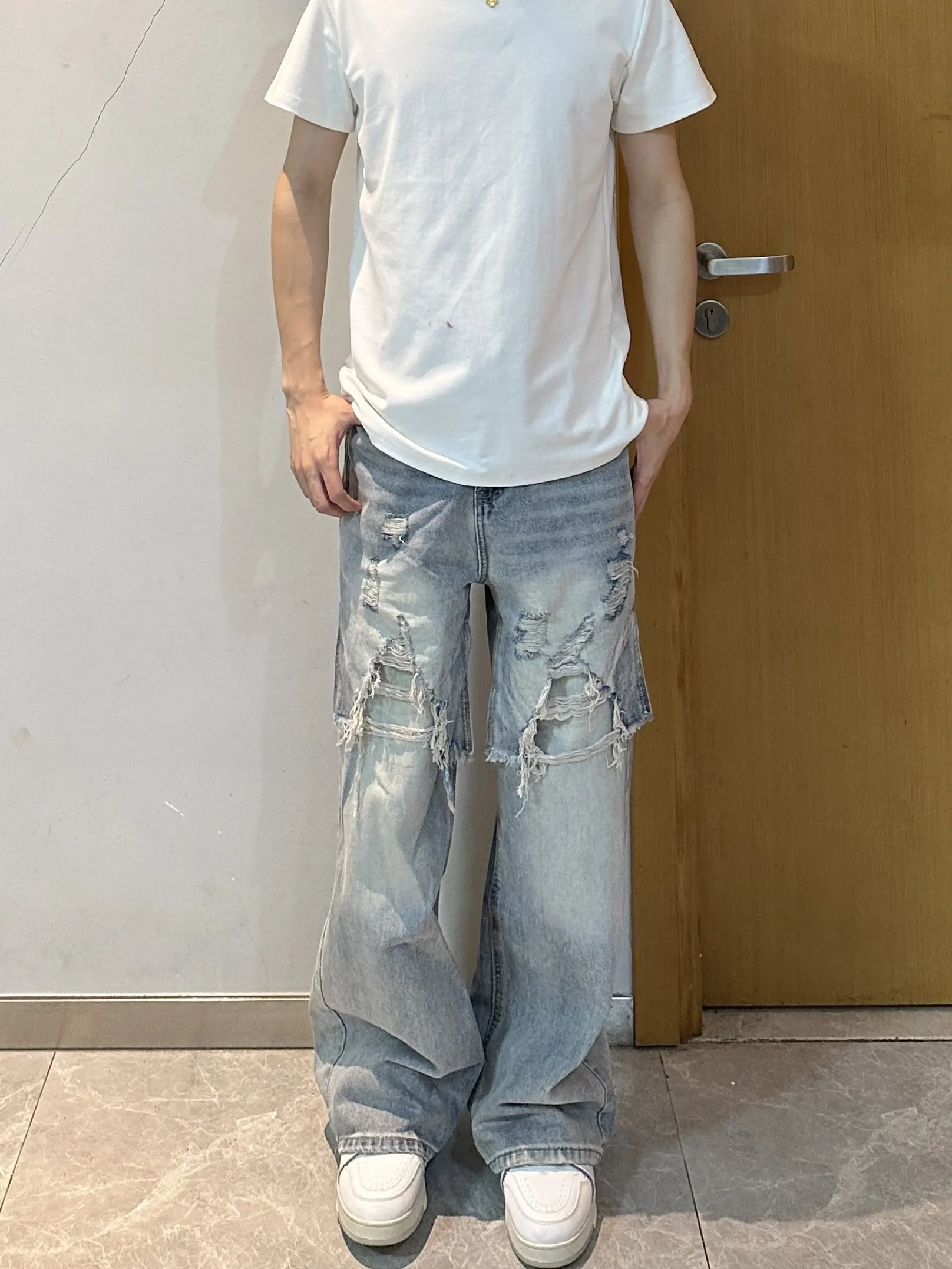 Men's And Women's Casual High Street Loose Straight Leg Jeans Hole Design Summer Fashion Wide Leg Pants mid Waist Zipper
Men's And Women's Casual High Street Loose Straight Leg Jeans Hole Design Summer Fashion Wide Leg Pants mid Waist Zipper